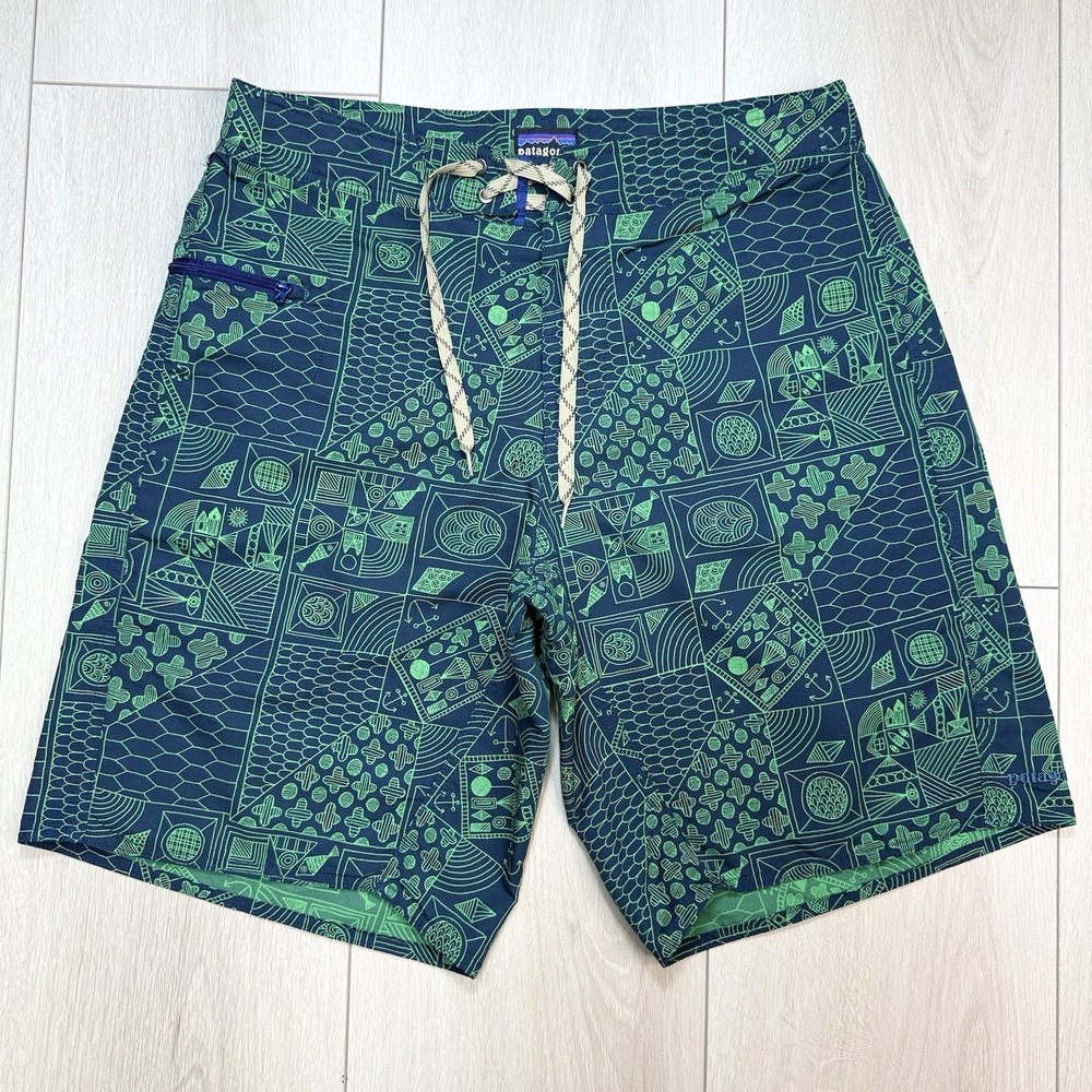 Patagonia Mens 32 Blue Green Geometric Print Board Shorts Surf Swim Trunks 11in‎